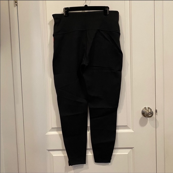 Spanx Ankle Ponte Pants - Picture 4 of 4
